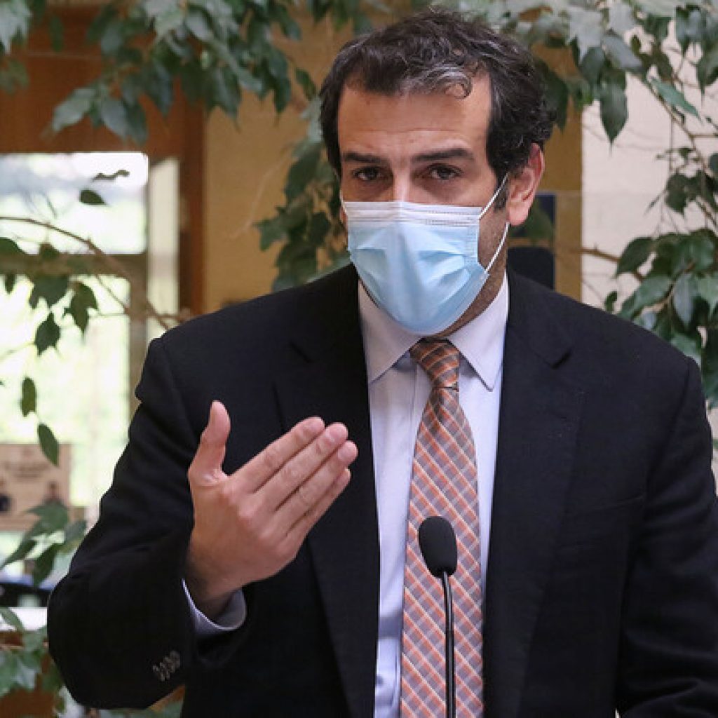 Delgado reconoce vínculos entre asesor y familia de caso de variante Delta