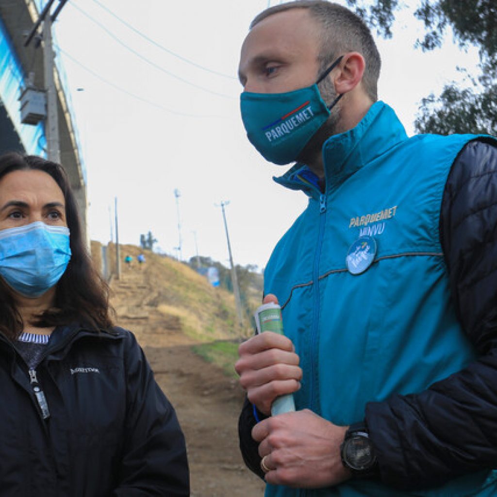 Alcaldesa de Vitacura confirmó ingreso de querella por adulto mayor baleado