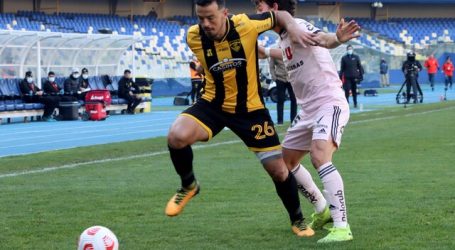 Copa Chile: La ‘U’ eliminada en octavos al caer por penales ante Fernández Vial