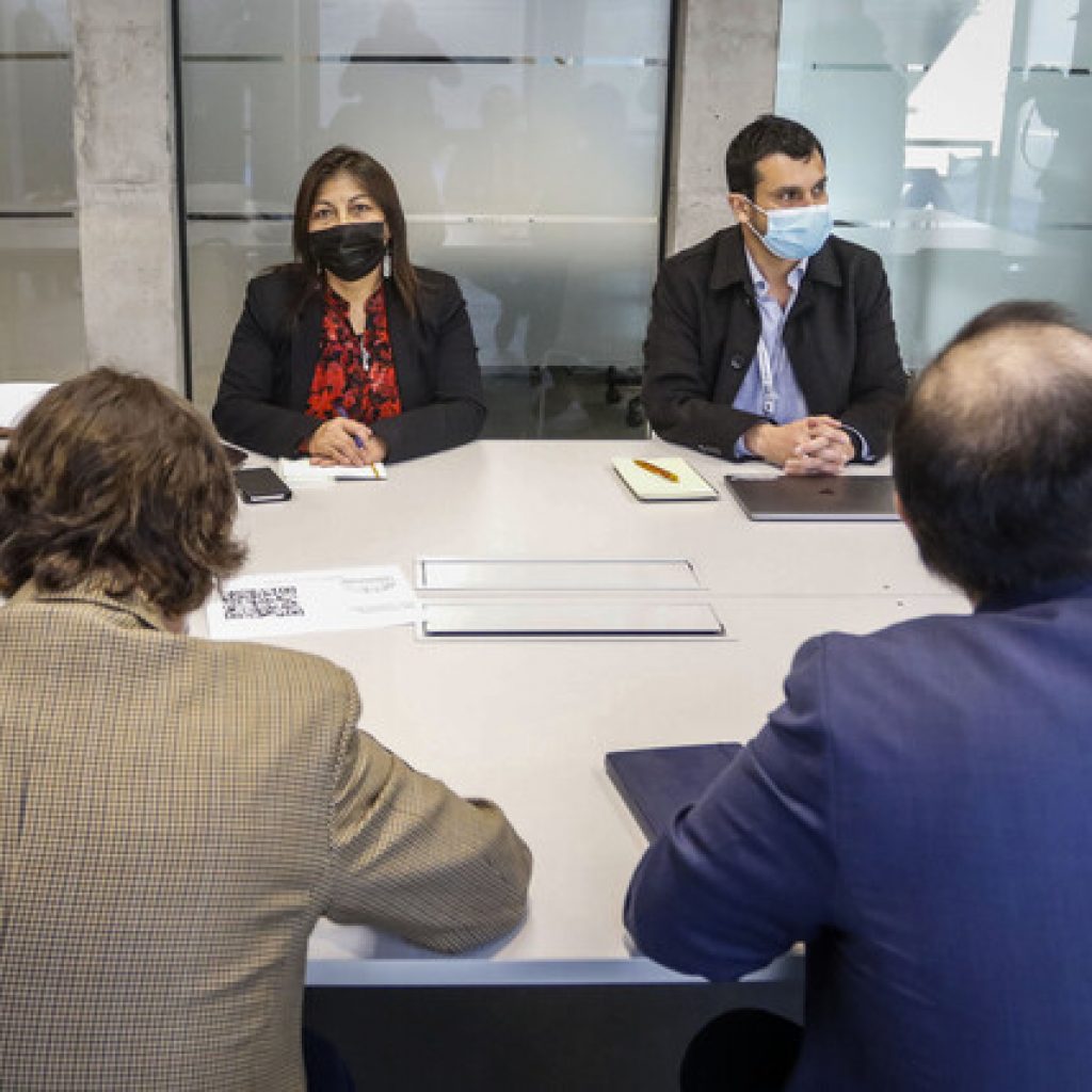 Pavez y CC: "Para la sesión de hoy nos pusimos a disposición para asistirlos"