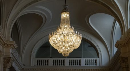 Alcaldesa Hassler presentó principales lineamientos para el Teatro Municipal