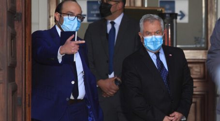 Ministro Paris se reunió con mesa directiva de la Convención Constitucional