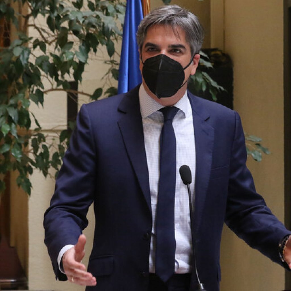 Fuenzalida por interpelación: “La actuación del ministro Paris ha sido exitosa”
