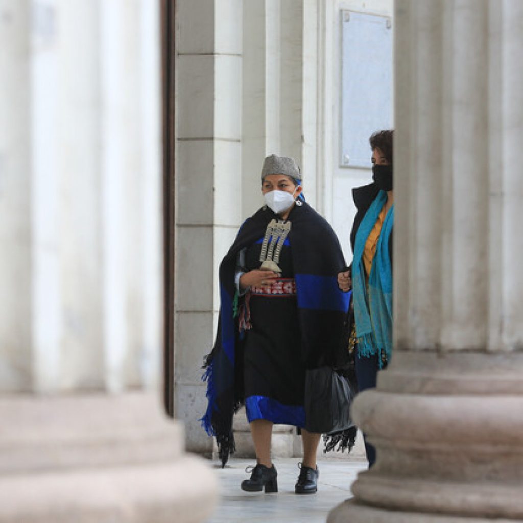 Loncon defendió su derecho a hablar como mapuche frente a hechos en La Araucanía