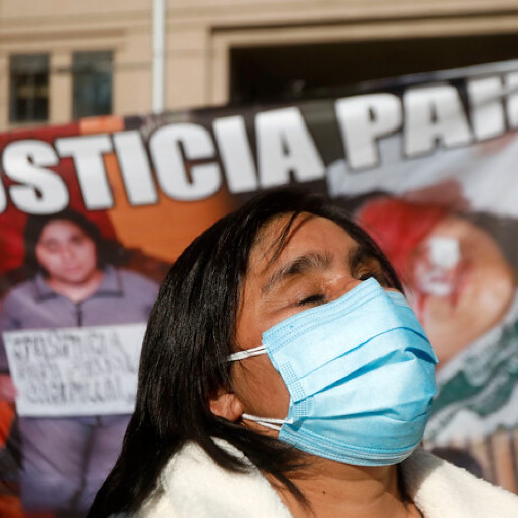 Fabiola Campillai reúne firmas para presentarse como candidata a senadora