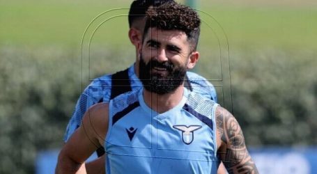 Lazio condenó amenazas de la afición a Hysaj por cantar ‘Bella Ciao’