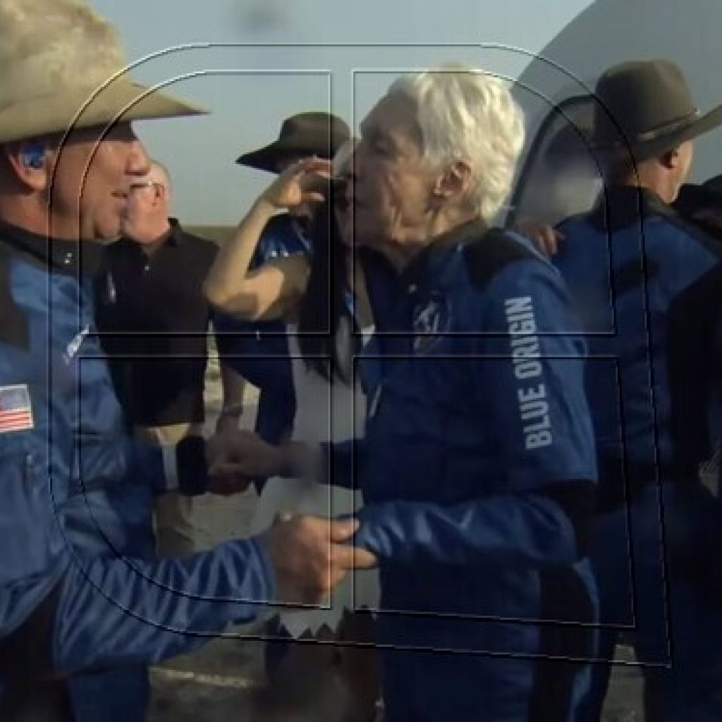 Jeff Bezos cumple el sueño de alcanzar el espacio con su propio cohete