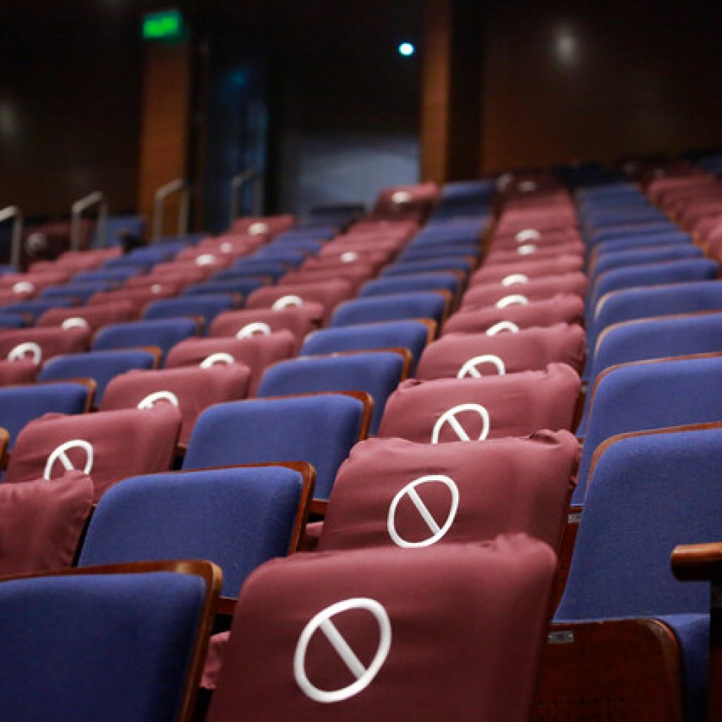 Ministra y alcaldesa de Las Condes anuncian reapertura del Teatro Municipal