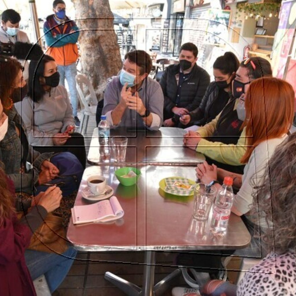 Orrego se reúne con dirigentes del gremio gastronómico de Ñuñoa