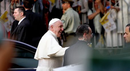Vaticano: El Papa permanecerá hospitalizado 7 días tras su operación de colón