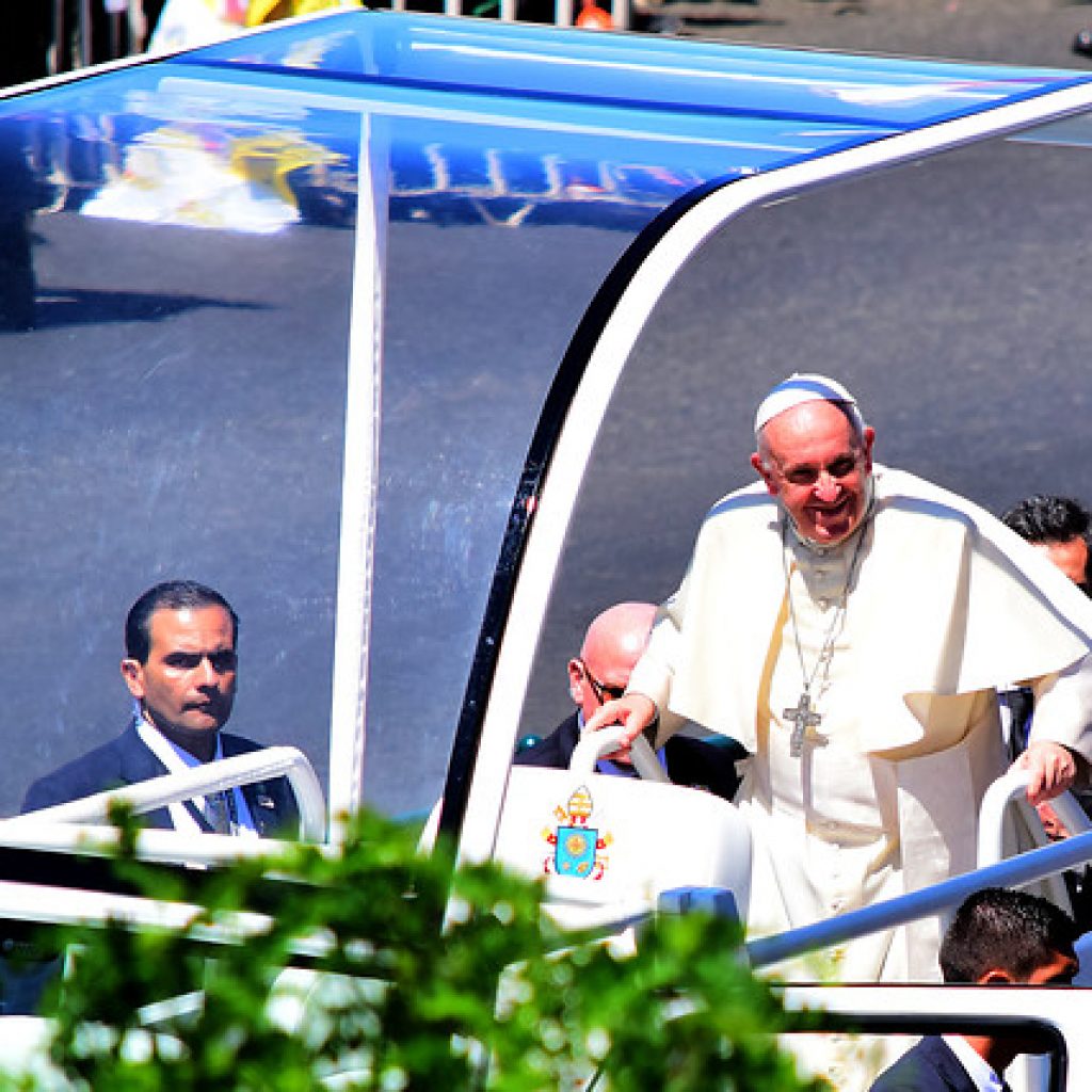 El Papa continúa con el tratamiento y la rehabilitación previstos