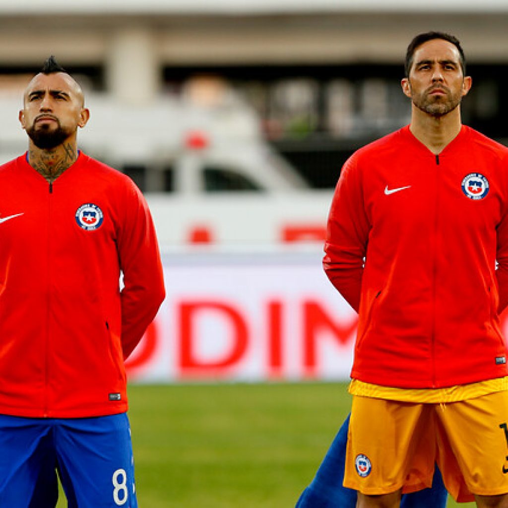 Clasificatorias: Vidal arribó a Chile y Bravo confirma su presencia en la 'Roja'