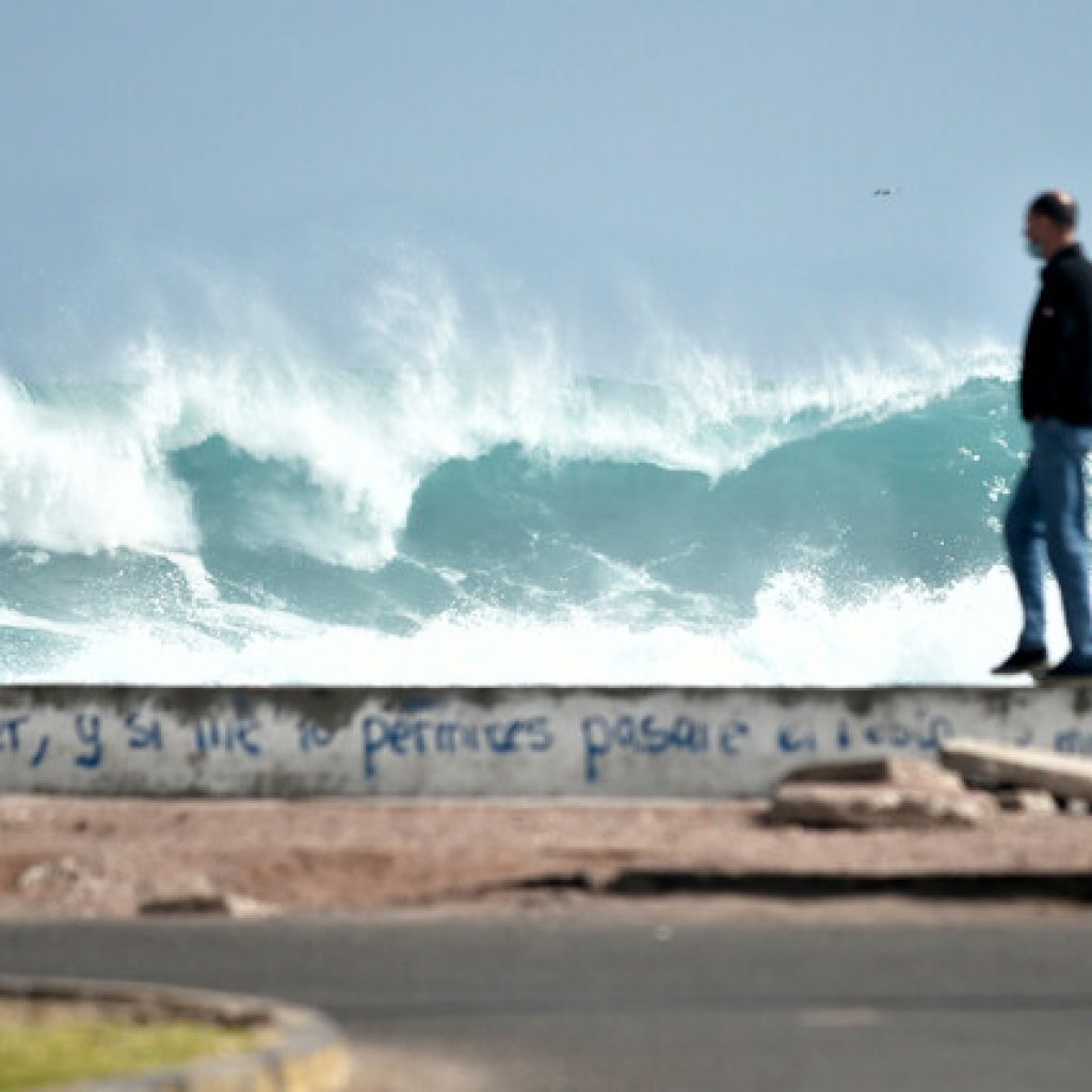 Armada emitió alerta de marejadas entre Corral y Coquimbo