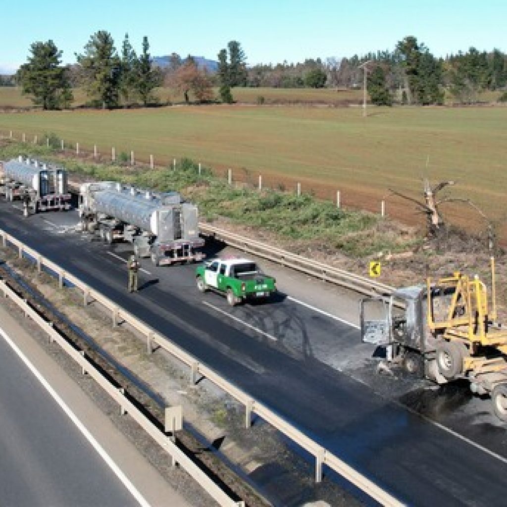Queman 7 camiones durante ataque incendiario en Quilleco