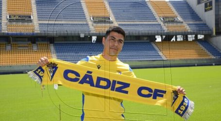 Cádiz con Tomás Alarcón le gana el Trofeo Carranza al Atlético Madrid