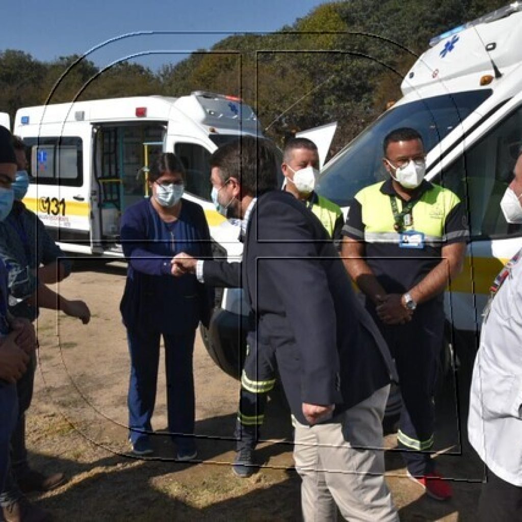 Gobierno Regional entregó 3 ambulancias a la provincia de Talagante