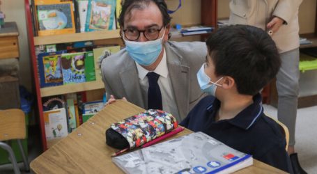 Ministro Figueroa hizo positivo balance de regreso presencial a clases