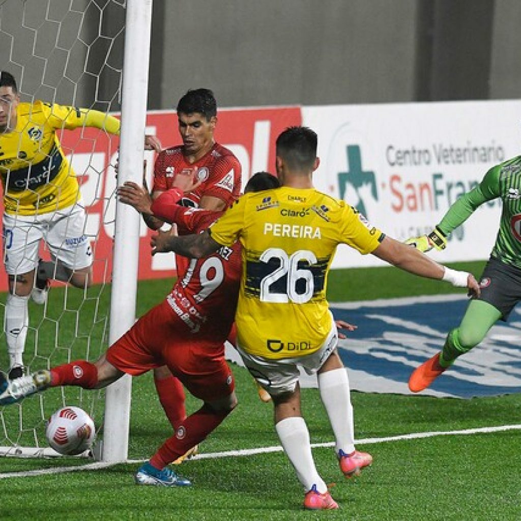 Unión La Calera superó con lo justo a Everton y es el líder exclusivo