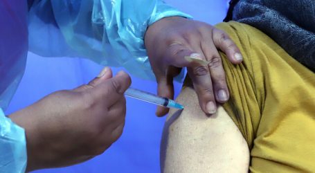 90,14% de población objetivo ha recibido una única o primera dosis de la vacuna