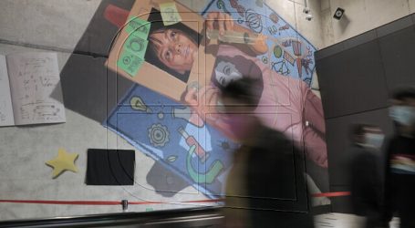Inauguran mural en estación Hospitales de la Línea 3 del Metro de Santiago