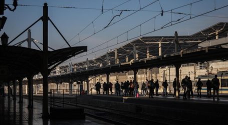 Tren del Recuerdo reinició hoy su operación entre Santiago y San Antonio