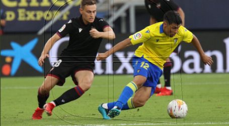 España: Tomás Alarcón jugó los 90′ en agónico empate del Cádiz ante Levante