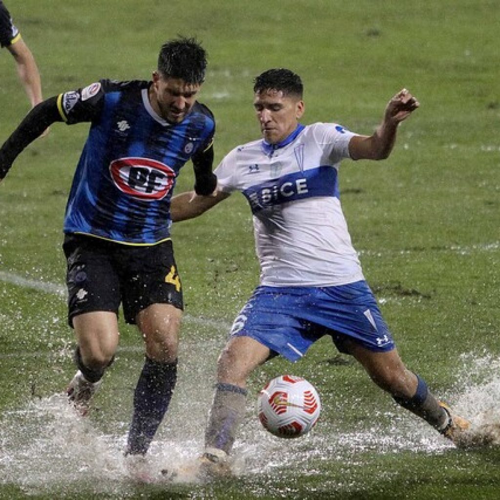 La UC cayó ante Huachipato en un diluvio y se distancia de la lucha por la punta