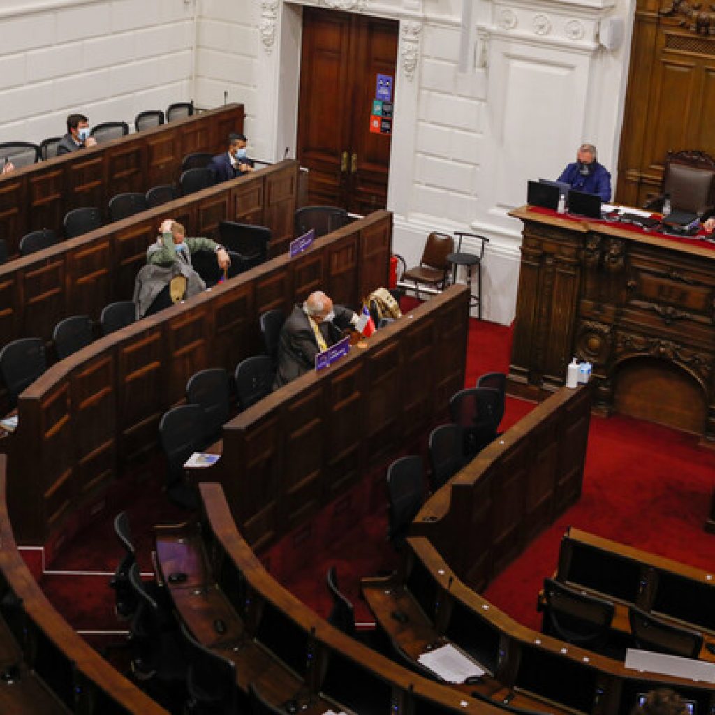 CC aprueba sanciones para miembros que nieguen crímenes de la dictadura