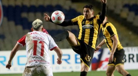 Primera B: Fernández Vial gana terreno con goleada sobre Deportes Copiapó