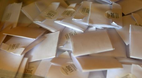 Comienza el conteo de votos en consulta ciudadana de Unidad Constituyente