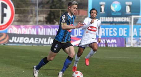 Huachipato derrotó en los descuentos a Melipilla y empieza a dejar la parte baja