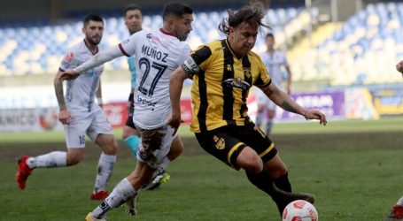 Primera B: Santa Cruz hipotecó el liderato con derrota ante Fernández Vial