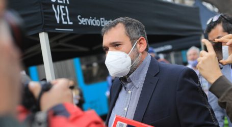 Gino Lorenzini y Sergio Tapia inscriben candidatura presidencial en el Servel