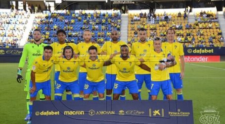 España: Tomás Alarcón fue titular y recibió amarilla en agónica derrota de Cádiz