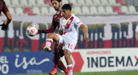 Curicó Unido se hizo fuerte en casa al vencer por 2-0 a Deportes La Serena