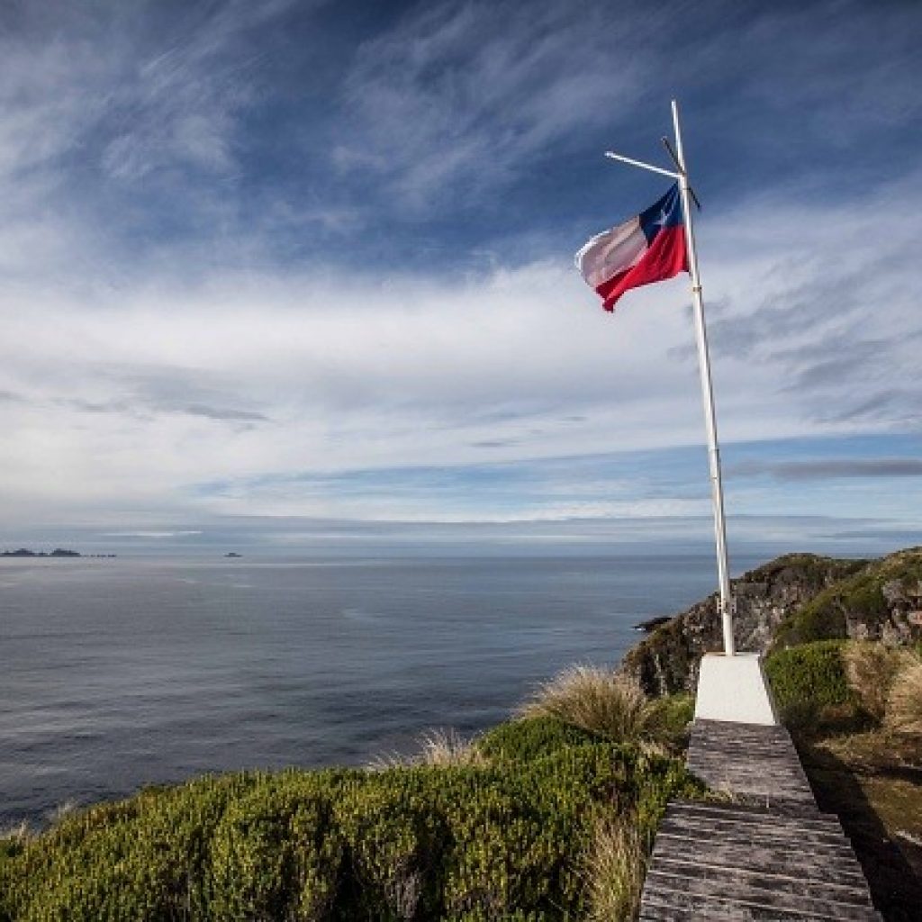 El Senado de Argentina estudia el "arbitrario" decreto chileno sobre los límites