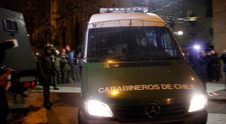 Carabineros detuvo a sujeto que hurtó especies de furgón policial en Valparaíso