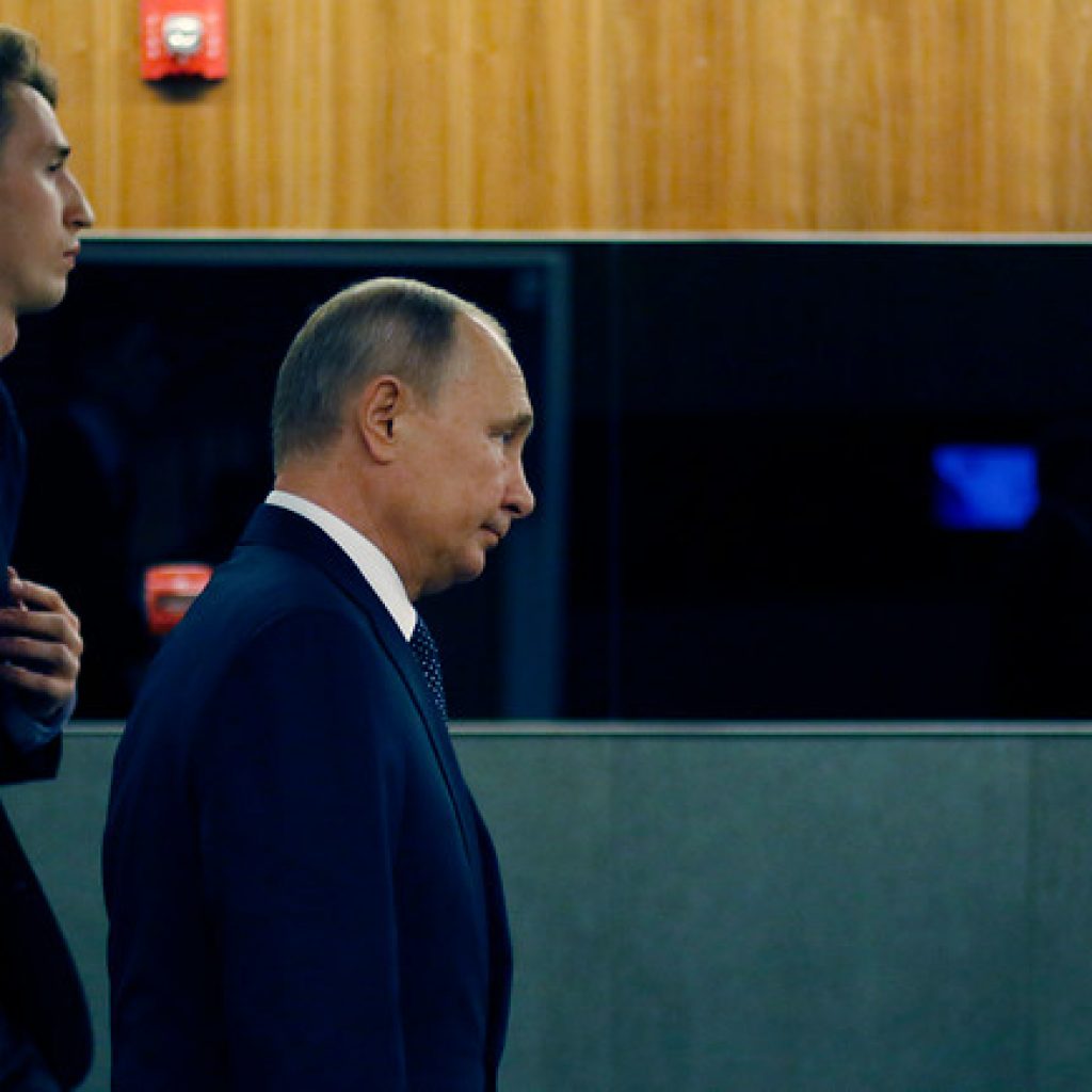 Primeros resultados oficiales dan victoria al partido de Putin en legislativas