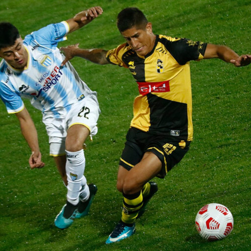 Primera B: Coquimbo Unido sigue al frente al rescatar empate ante Magallanes