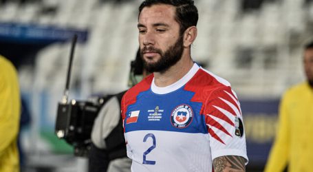 Lesión de Eugenio Mena lo dejaría al menos tres semanas fuera de las canchas