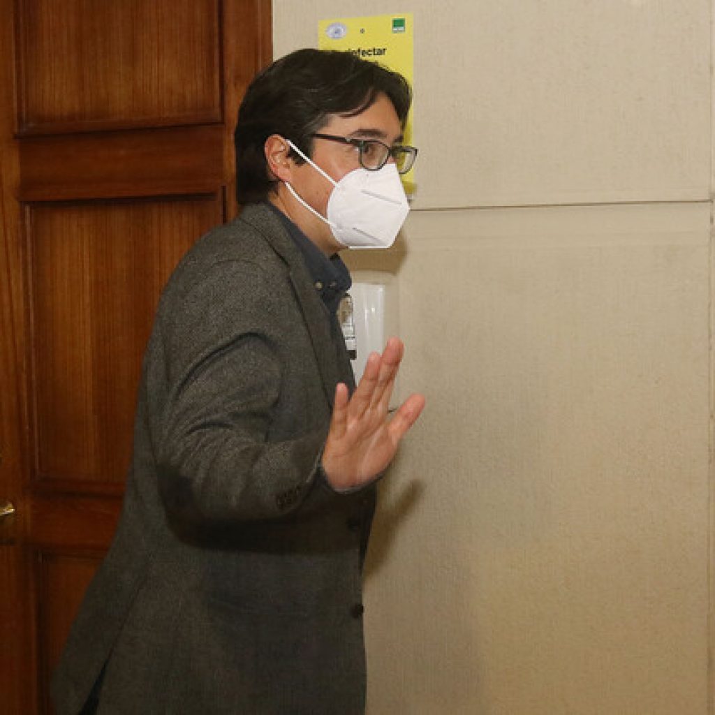 Senador Latorre por Sichel: “Se vuelve un candidato poco creíble”