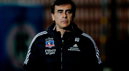 Colo Colo realizará una oferta para renovar a Gustavo Quinteros