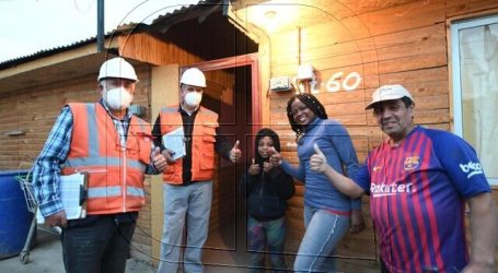 Maipú: Casi 300 familias de campamentos regularizan sus conexiones eléctricas