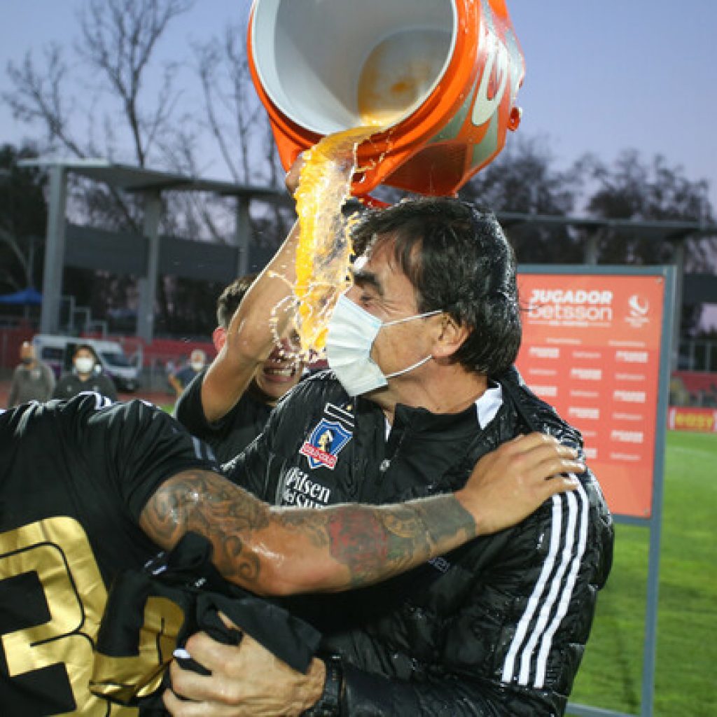 Quinteros: "El equipo juega bien y supera a los rivales futbolísticamente"