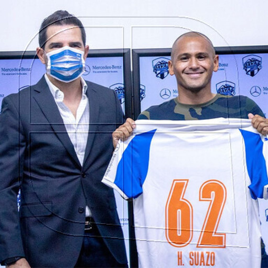 Humberto Suazo fue presentado como nuevo jugador de Raya2 Expansión