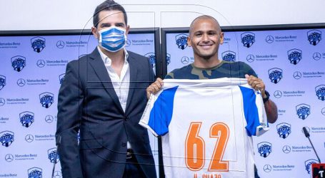 Humberto Suazo fue presentado como nuevo jugador de Raya2 Expansión