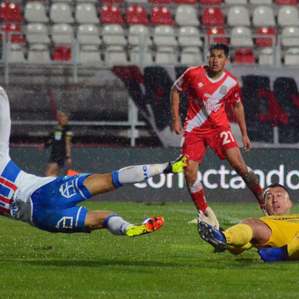 La UC logró trabajado triunfo sobre Curicó Unido y trepa al subliderato