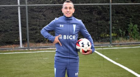 Fabián Orellana ya entrena con la indumentaria de Universidad Católica