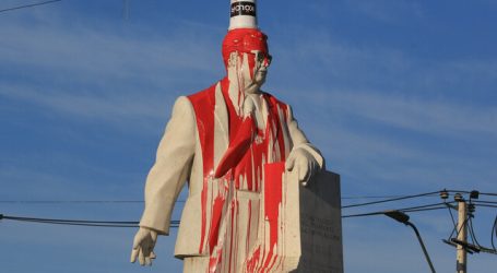 Vandalizan monumento a Salvador Allende en la comuna de San Joaquín