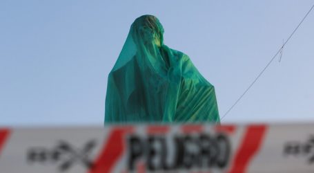 Gobierno rechaza “enérgicamente” la vandalización de estatua de Allende